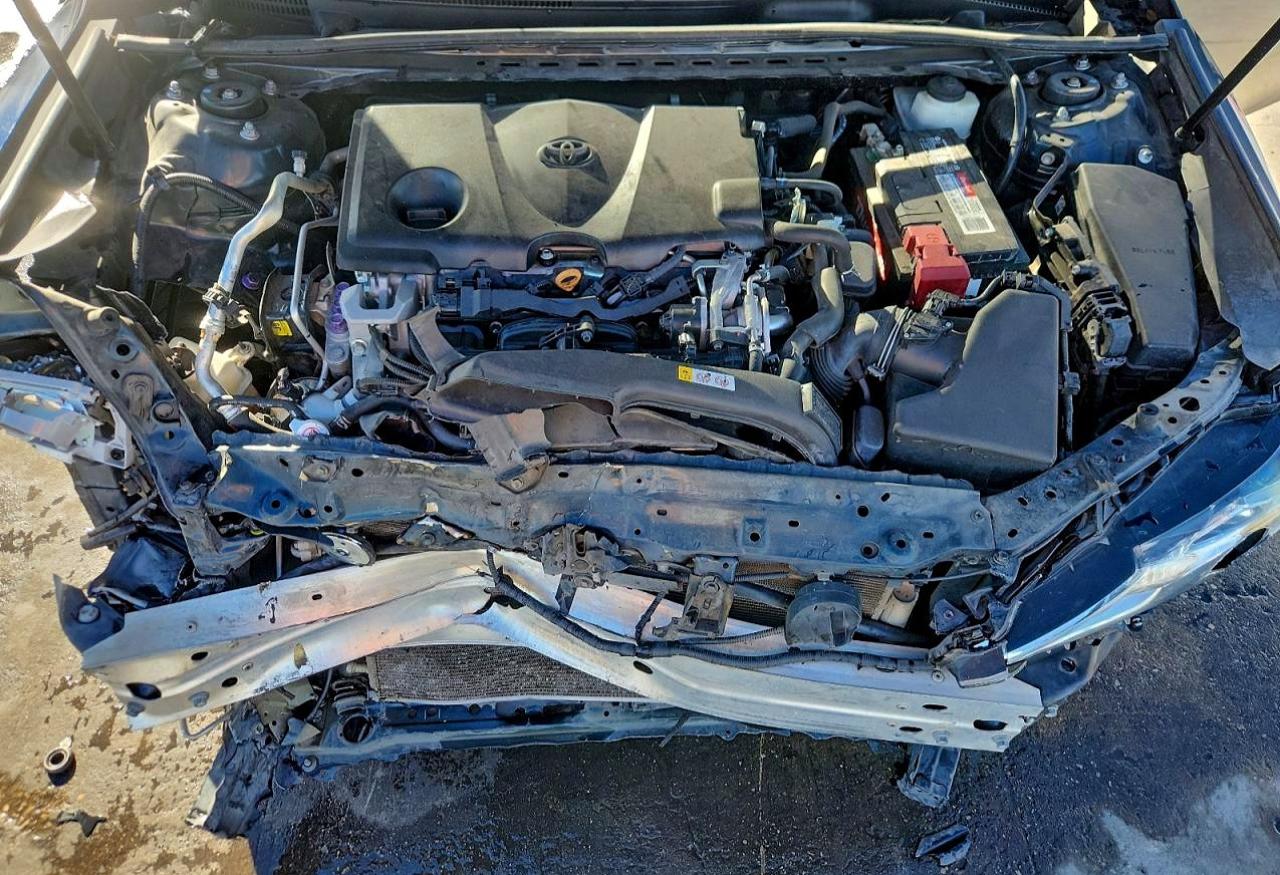 2018 TOYOTA CAMRY SE photo 11