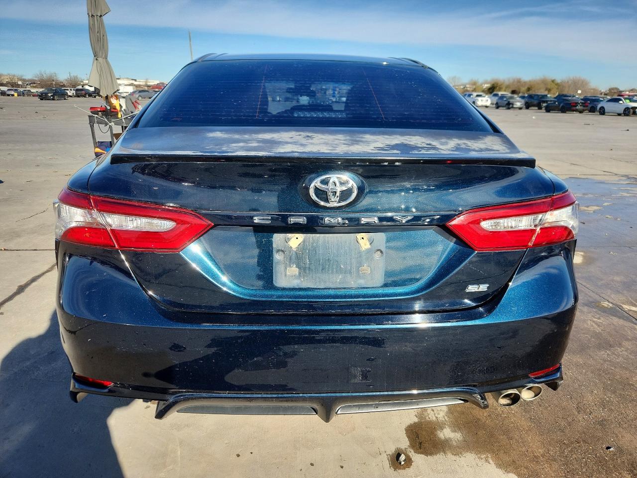 2018 TOYOTA CAMRY SE photo 6