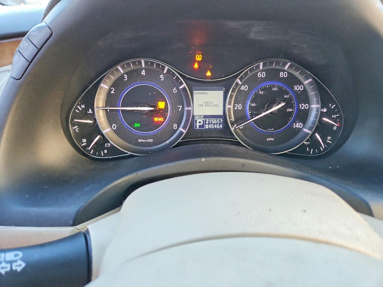 2012 INFINITI QX56 photo 9
