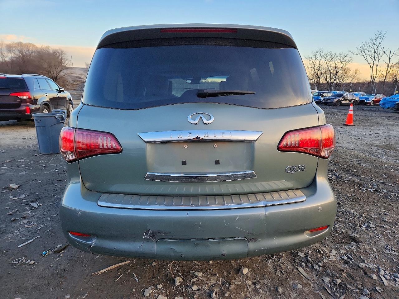 2012 INFINITI QX56 photo 6