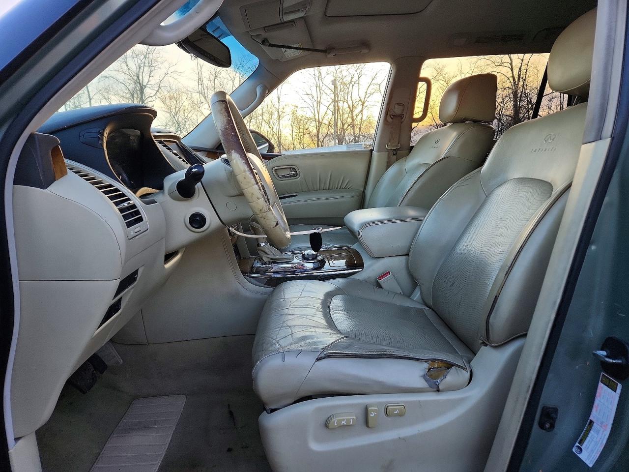 2012 INFINITI QX56 photo 7