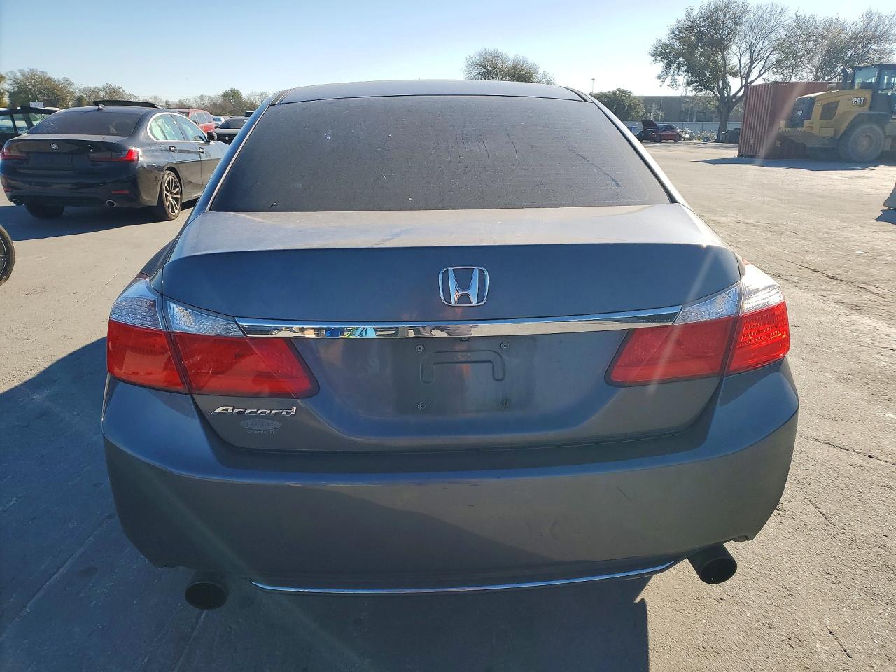 2015 HONDA ACCORD LX photo 16