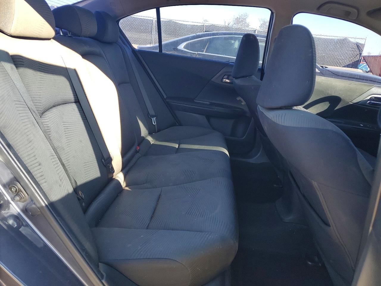2015 HONDA ACCORD LX photo 28