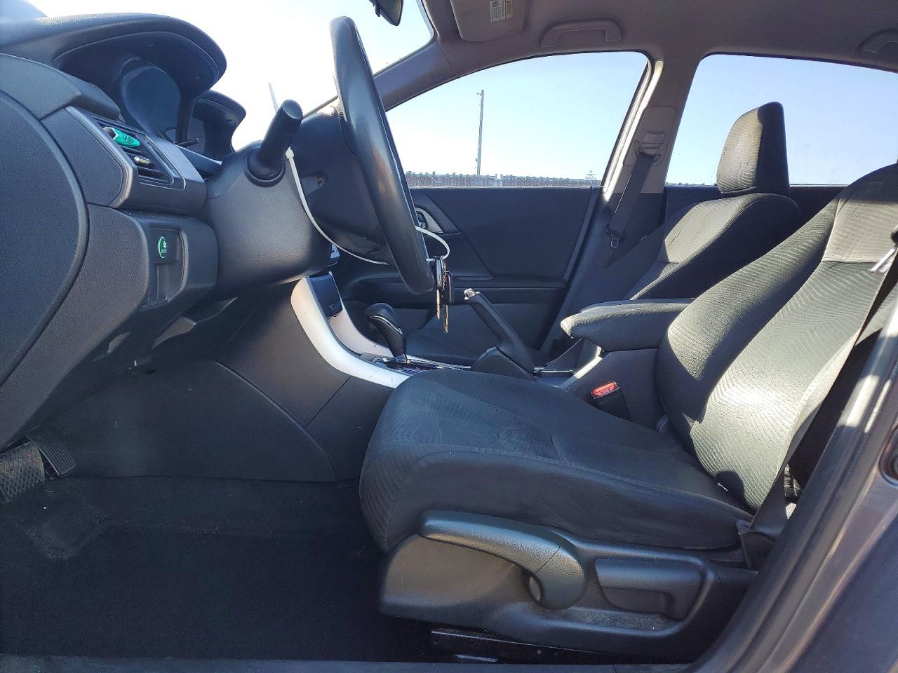 2015 HONDA ACCORD LX photo 19