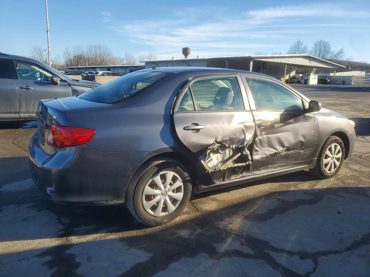 2010 TOYOTA COROLLA BASE photo 3