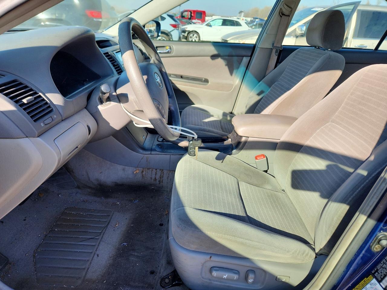 2005 TOYOTA CAMRY LE photo 7