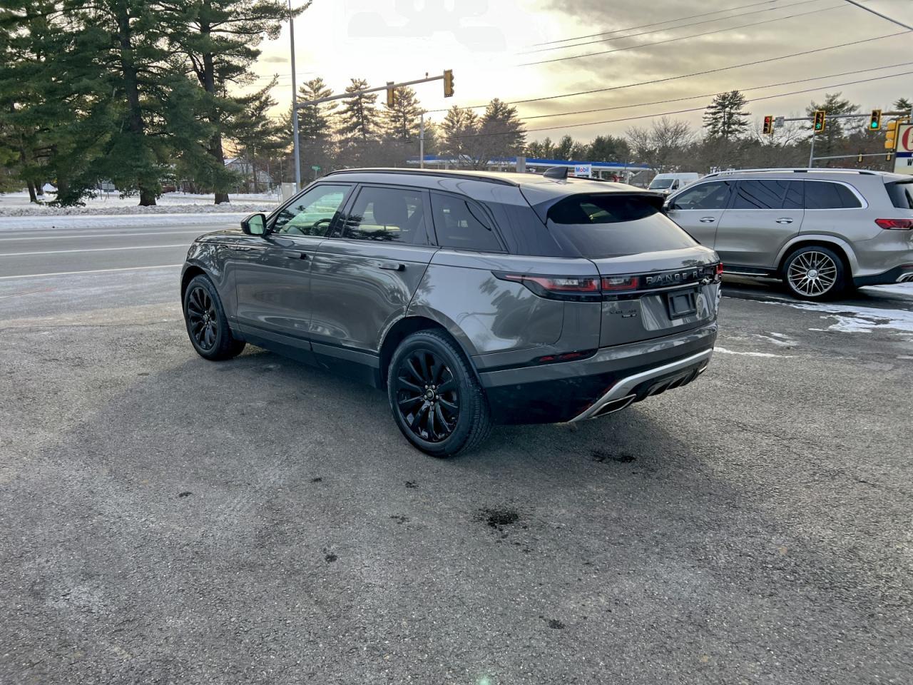 2018 LAND ROVER RANGE ROVER VELAR R-DYNAMIC SE photo 3