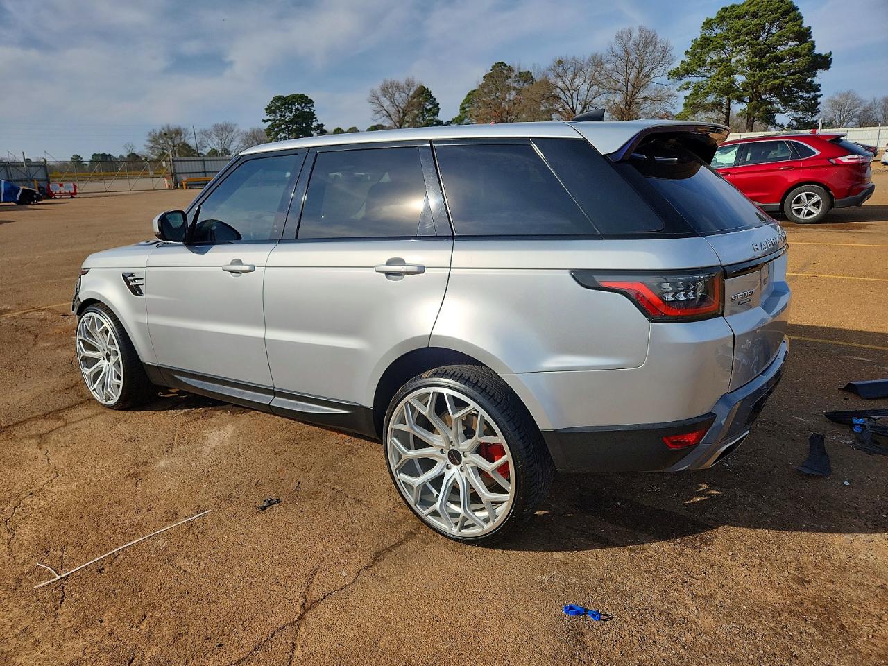 2018 LAND ROVER RANGE ROVER SPORT SE photo 2