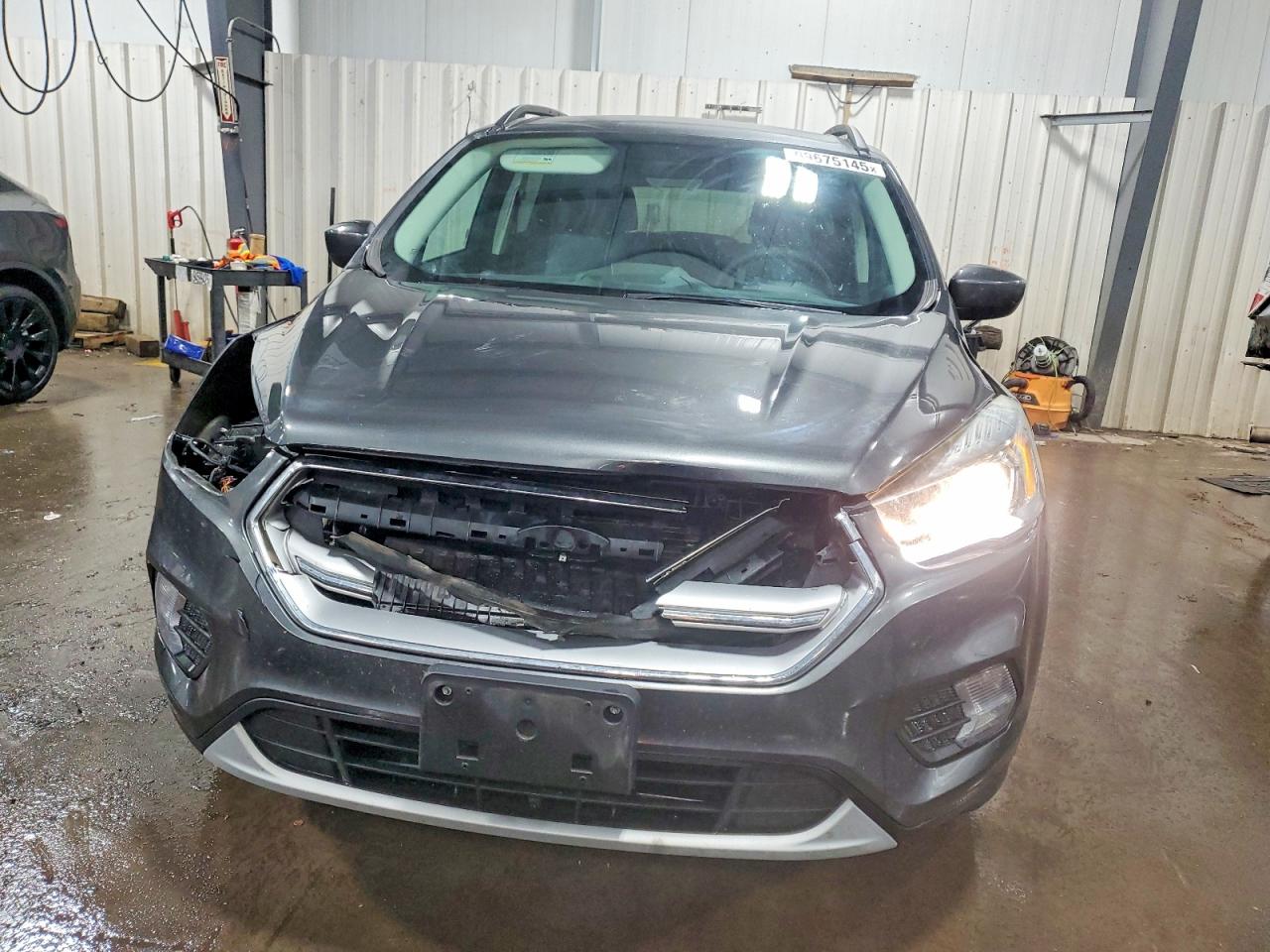 2017 FORD ESCAPE SE photo 5