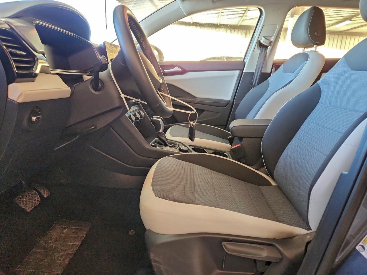 2025 VOLKSWAGEN TAOS S photo 7
