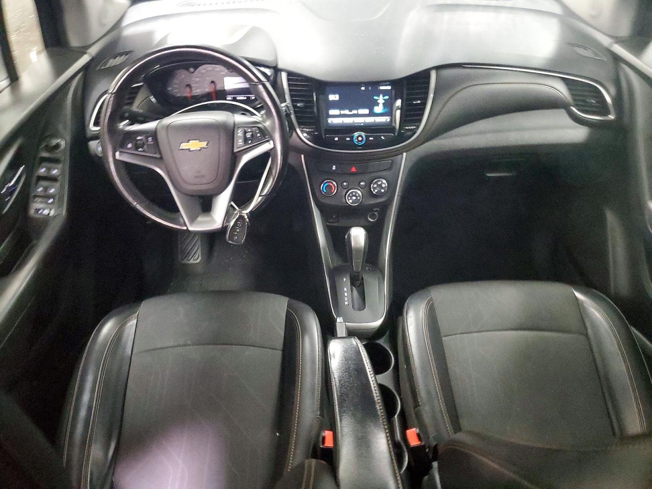 2017 CHEVROLET TRAX 1LT photo 8