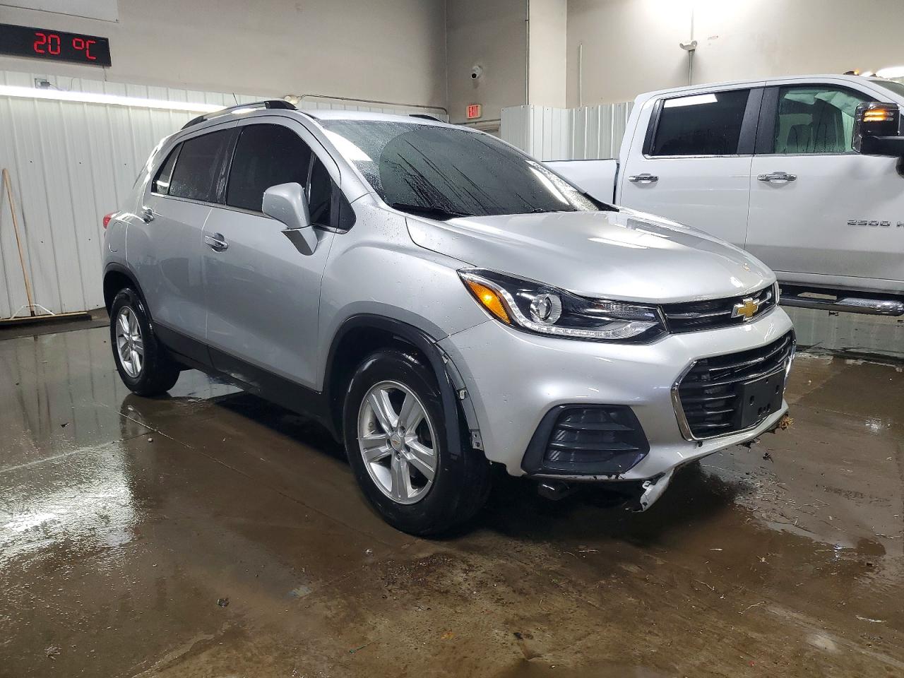 2017 CHEVROLET TRAX 1LT photo 4