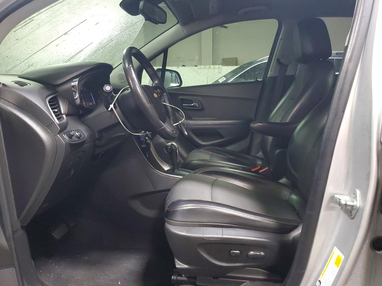 2017 CHEVROLET TRAX 1LT photo 7