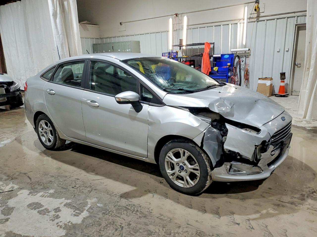 2015 FORD FIESTA SE photo 4