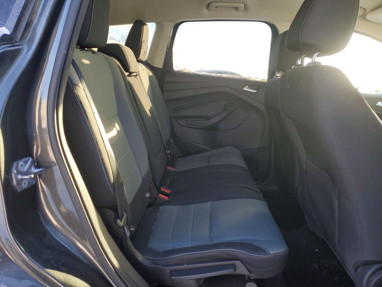 2016 FORD ESCAPE SE photo 11