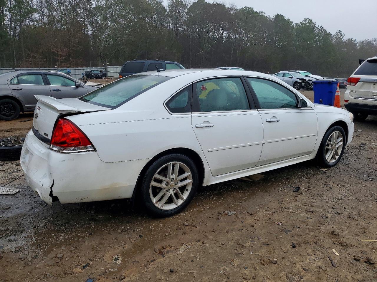 2010 CHEVROLET IMPALA LTZ photo 3
