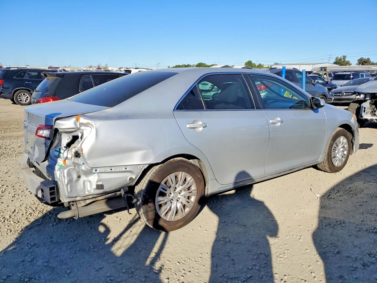 2014 TOYOTA CAMRY L photo 3