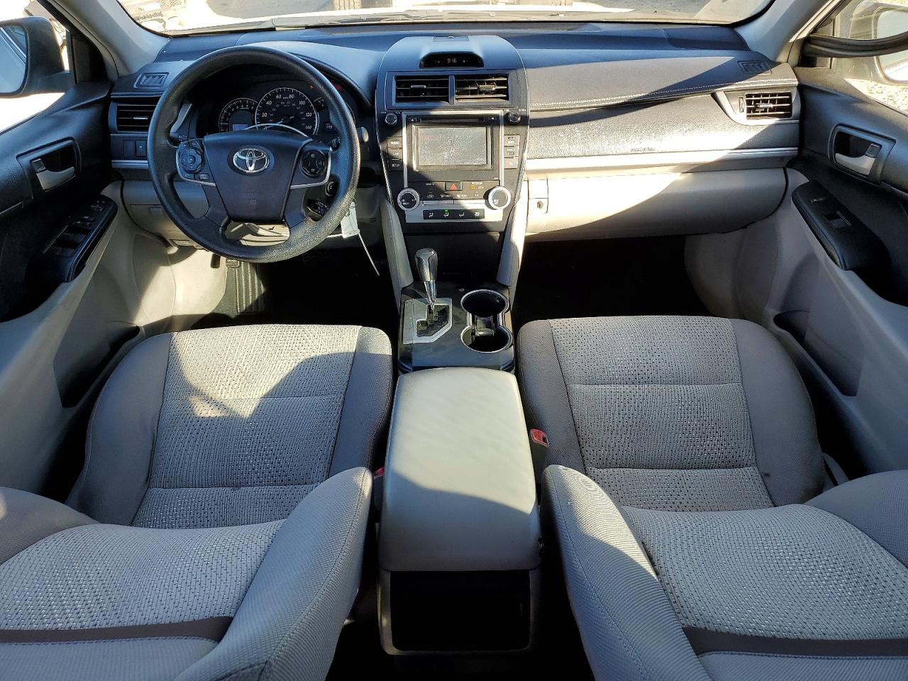 2014 TOYOTA CAMRY L photo 8