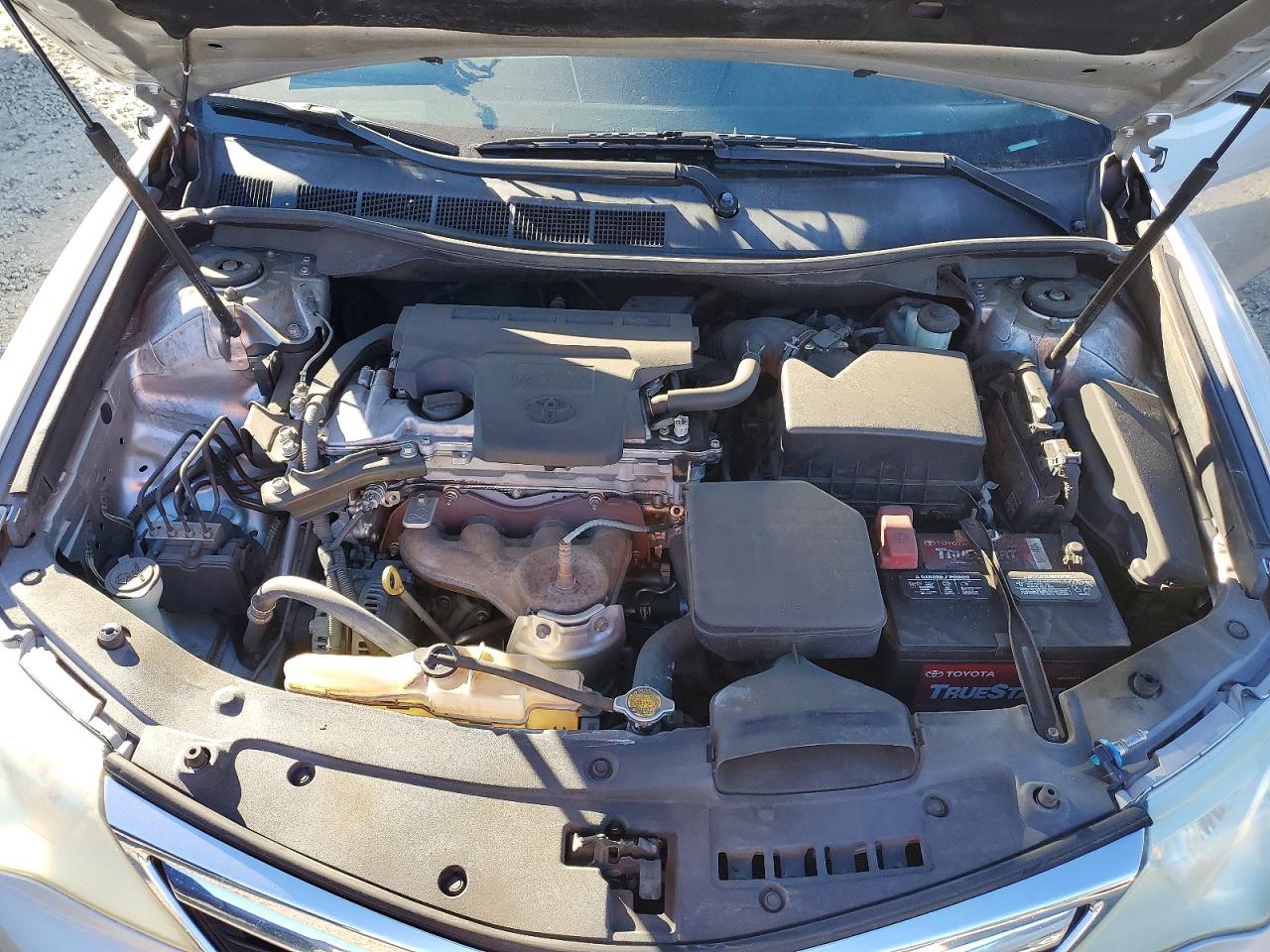 2014 TOYOTA CAMRY L photo 11