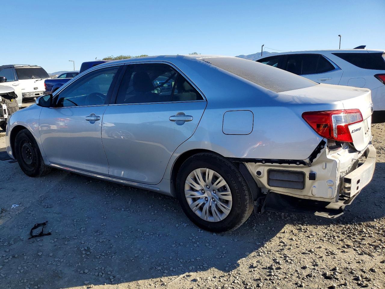 2014 TOYOTA CAMRY L photo 2