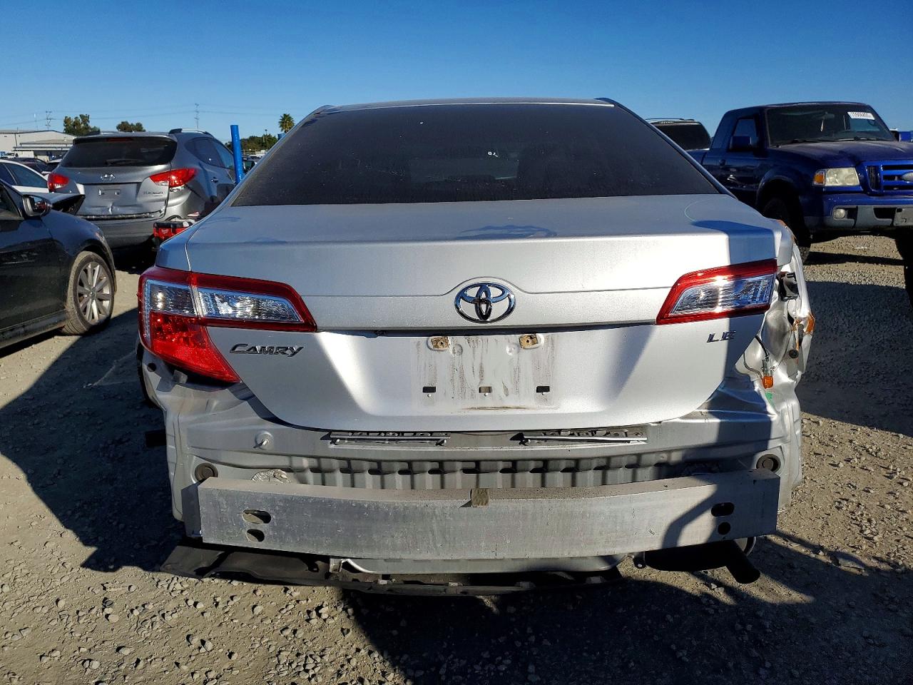 2014 TOYOTA CAMRY L photo 6
