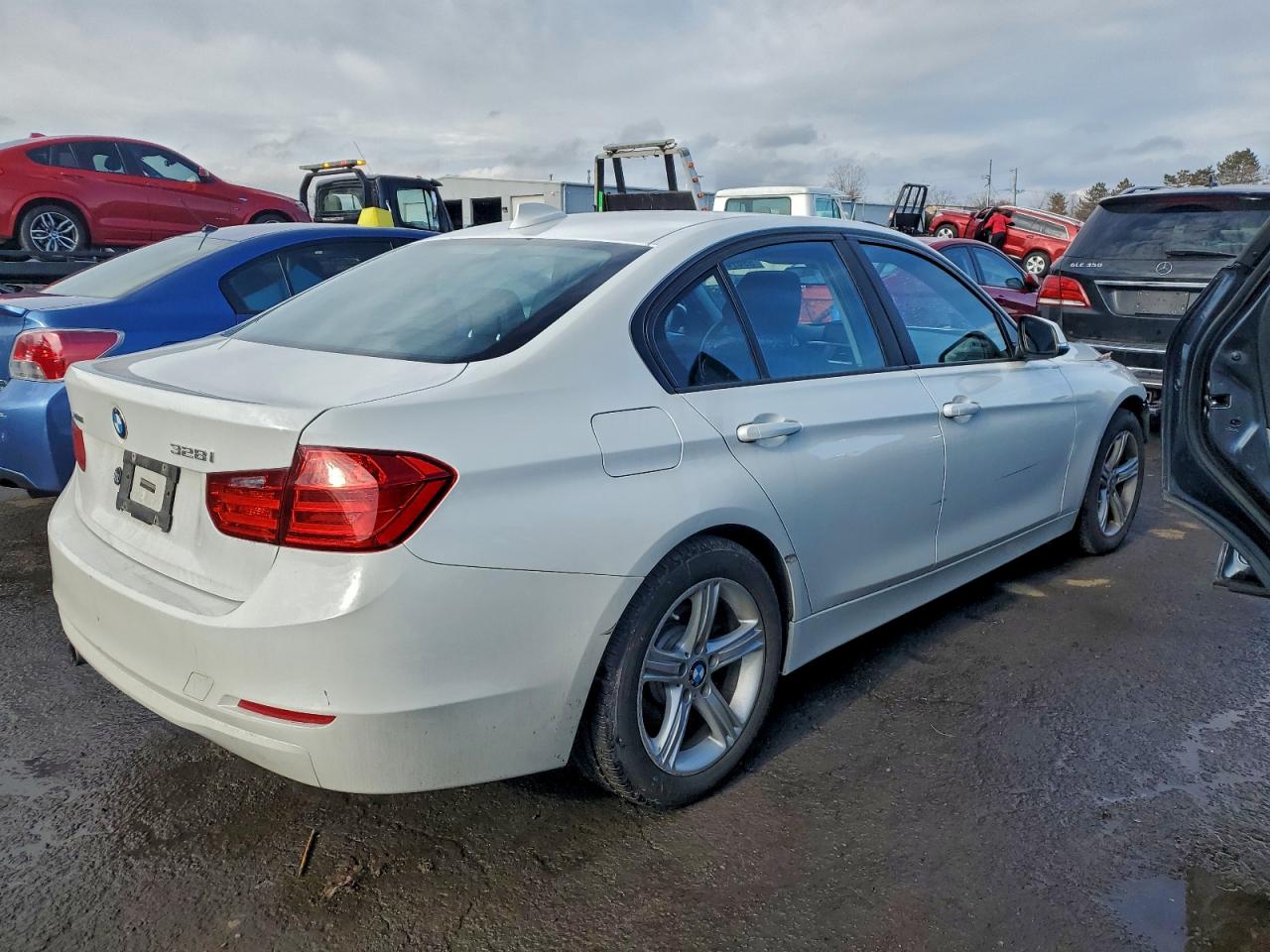 2015 BMW 328 XI SULEV photo 3