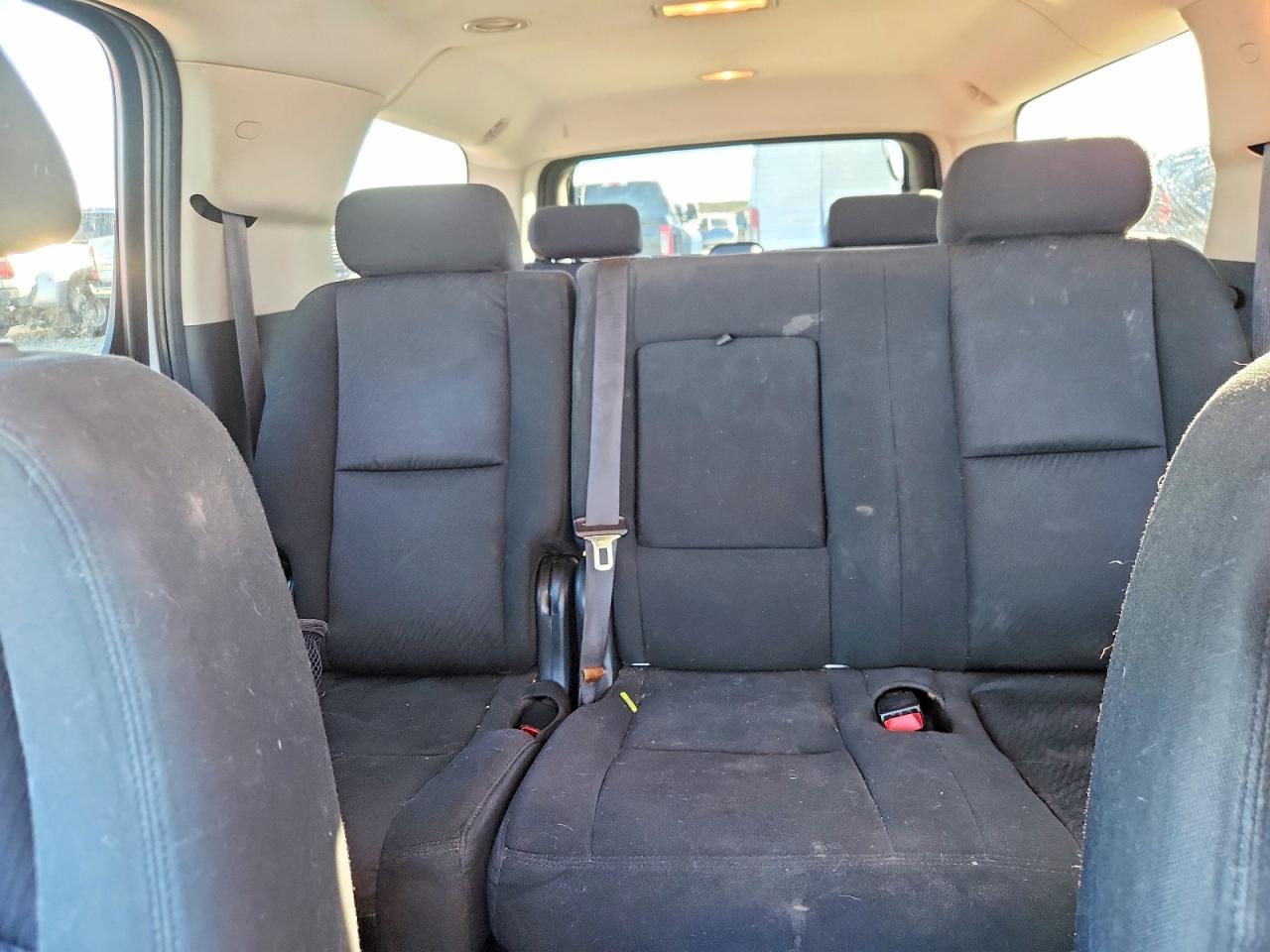 2010 CHEVROLET SUBURBAN C1500 LS photo 10