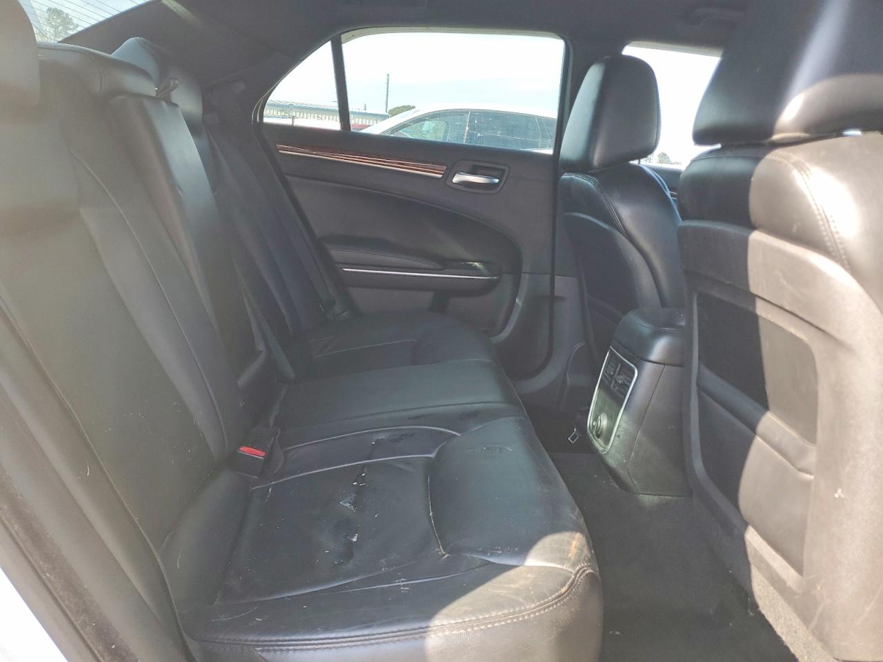 2014 CHRYSLER 300 photo 19