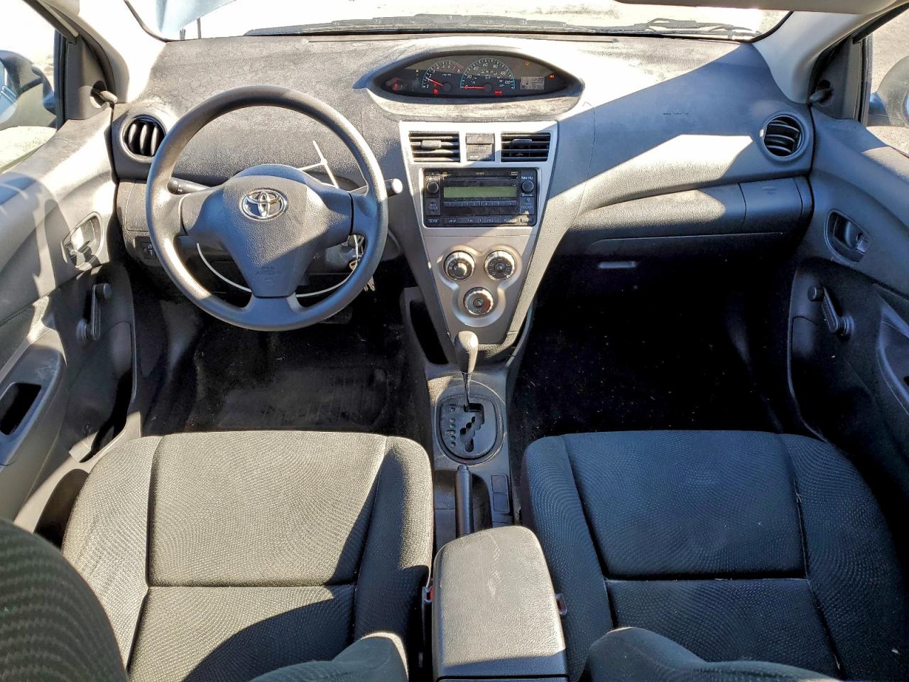 2009 TOYOTA YARIS photo 8
