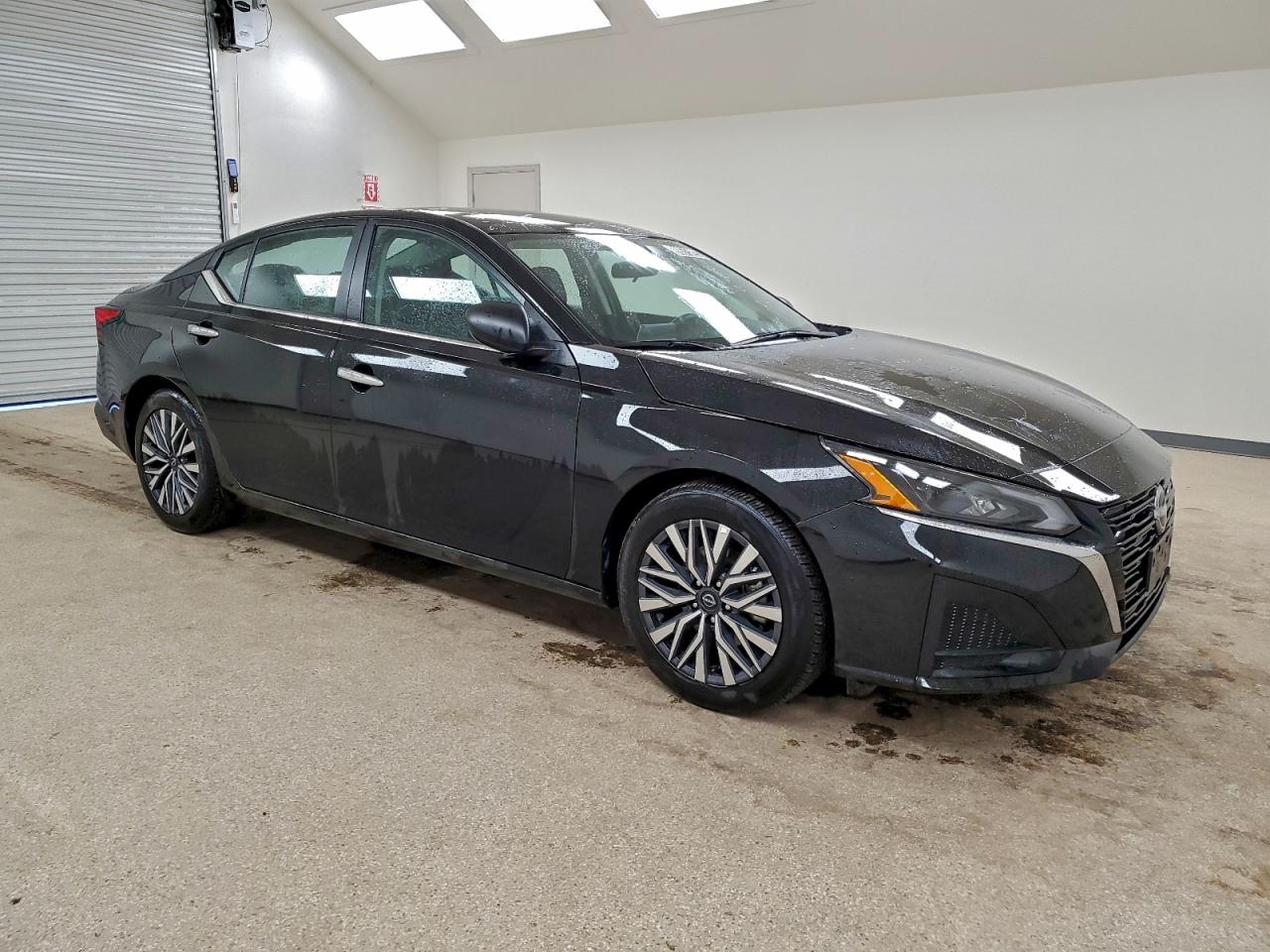 2025 NISSAN ALTIMA SV photo 4
