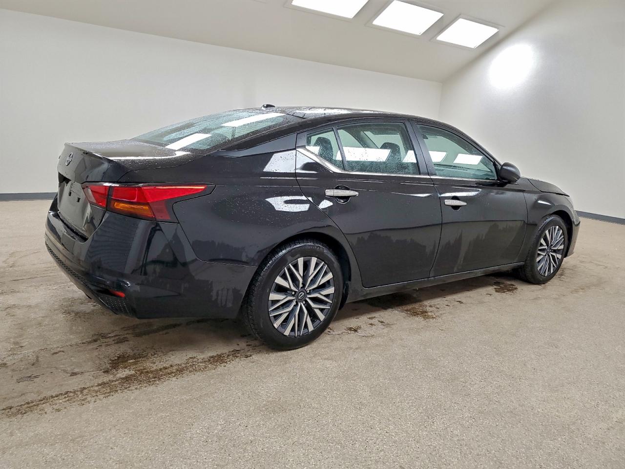 2025 NISSAN ALTIMA SV photo 3