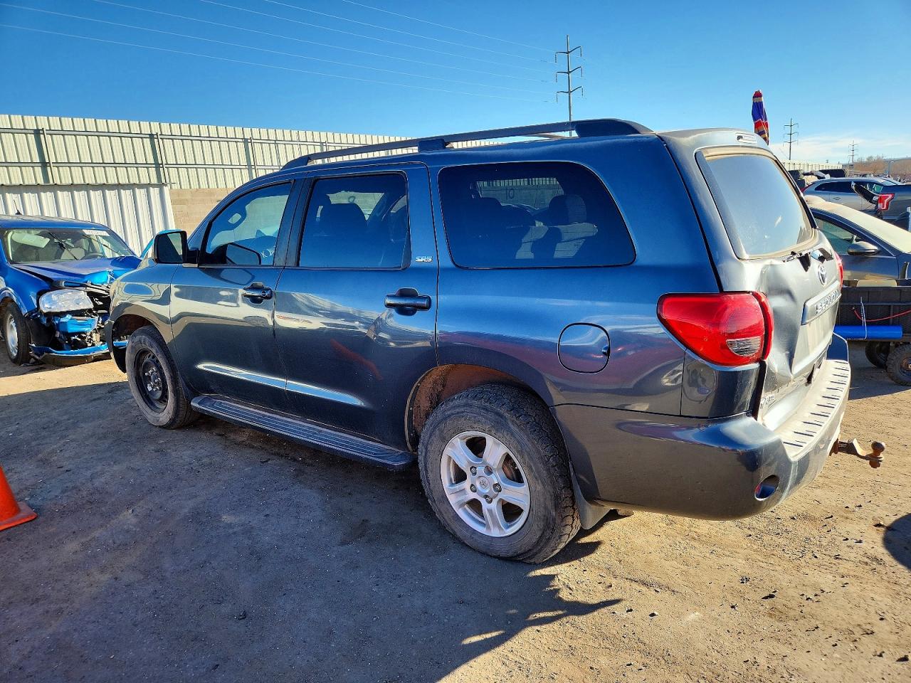 2008 TOYOTA SEQUOIA SR5 photo 2