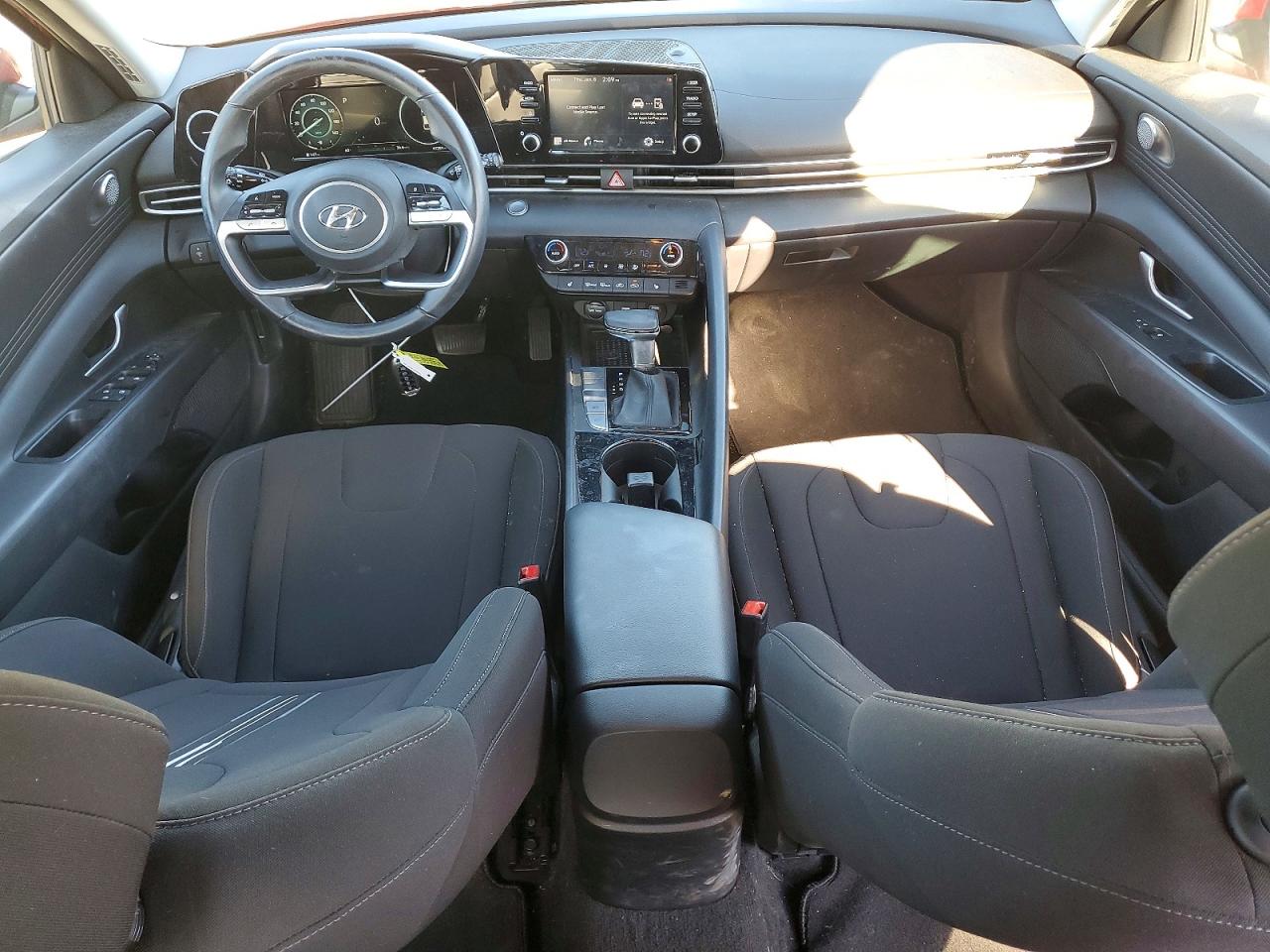 2021 HYUNDAI ELANTRA SEL photo 8