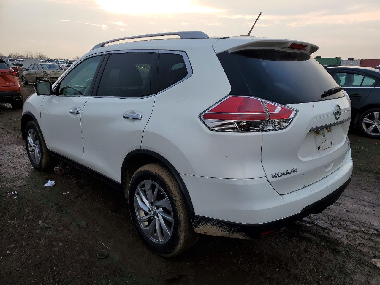 2014 NISSAN ROGUE S photo 2