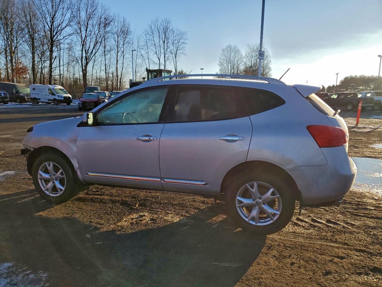 2011 NISSAN ROGUE S photo 2