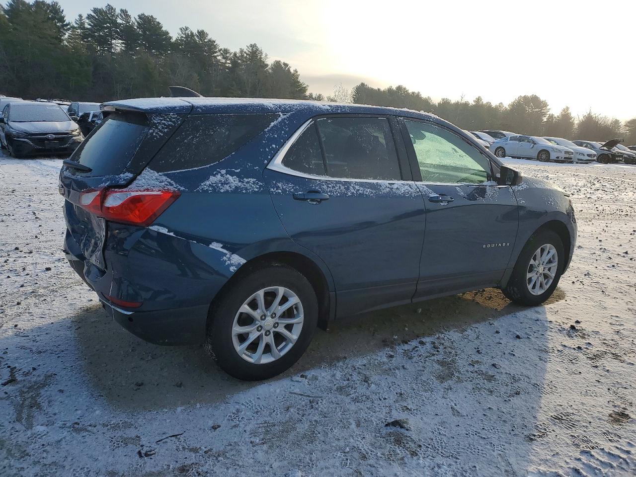 2020 CHEVROLET EQUINOX LT photo 3