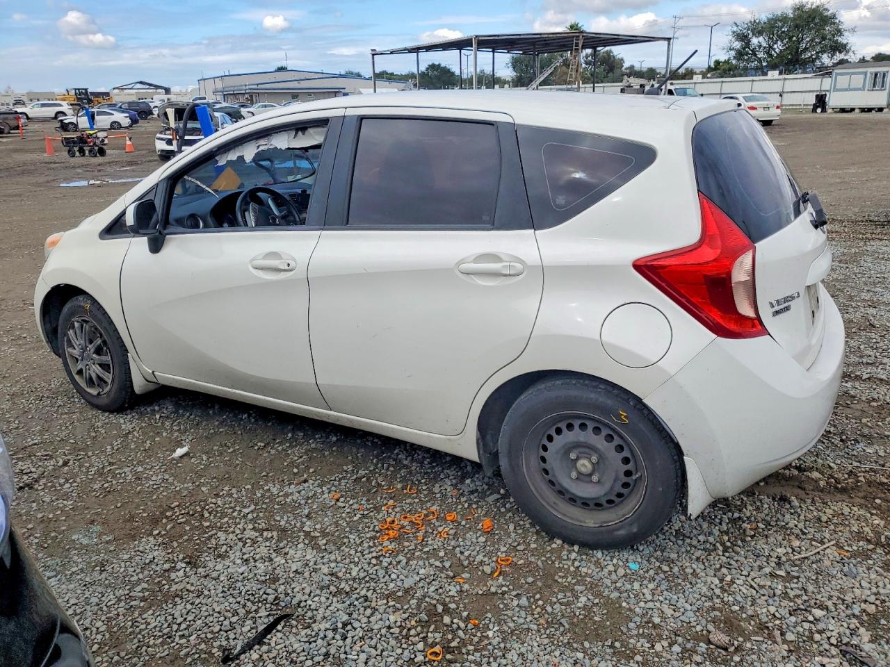 2014 NISSAN VERSA NOTE S photo 2