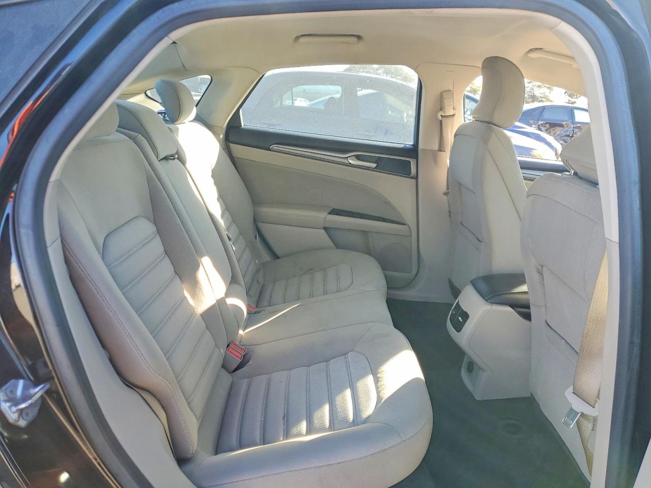 2017 FORD FUSION SE photo 10