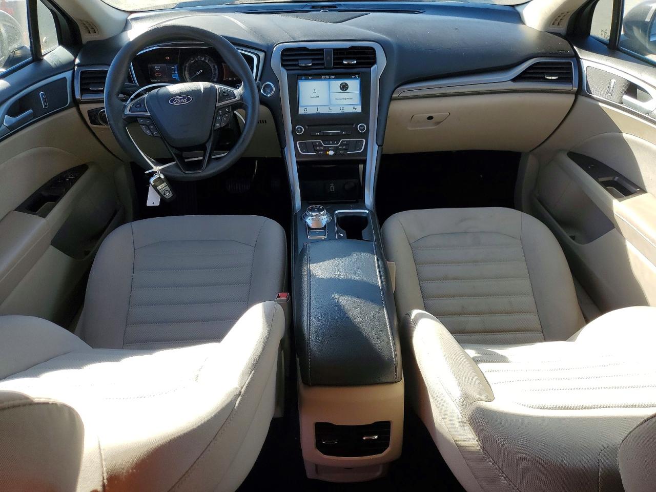2017 FORD FUSION SE photo 8