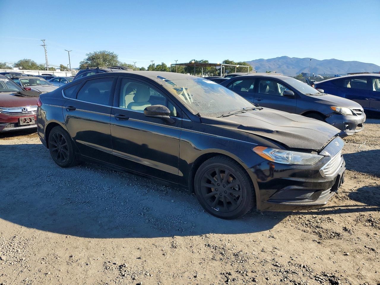 2017 FORD FUSION SE photo 4