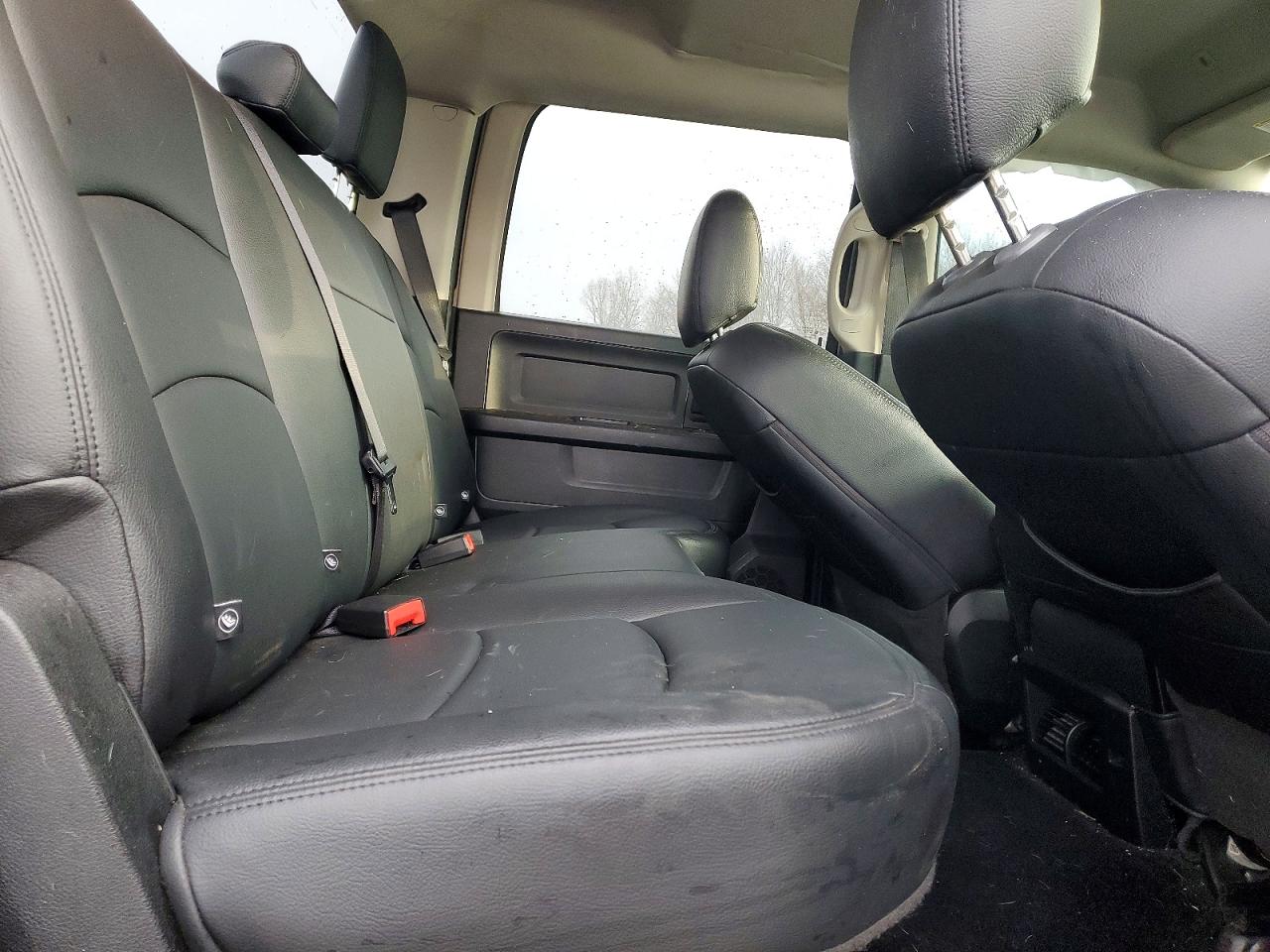 2017 RAM 1500 ST photo 19