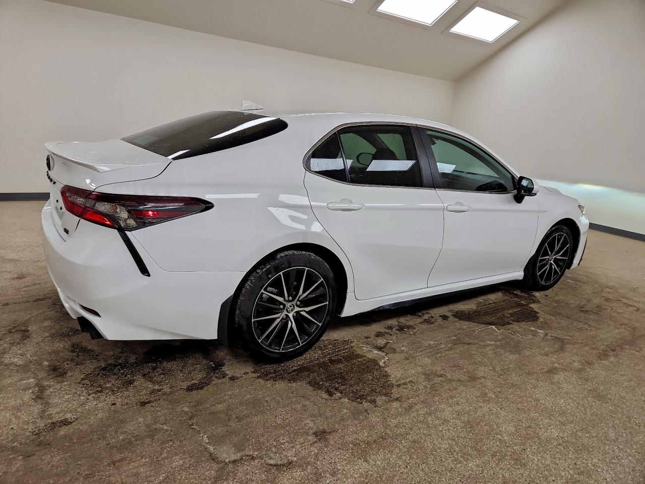 2024 TOYOTA CAMRY SE NIGHT SHADE photo 3