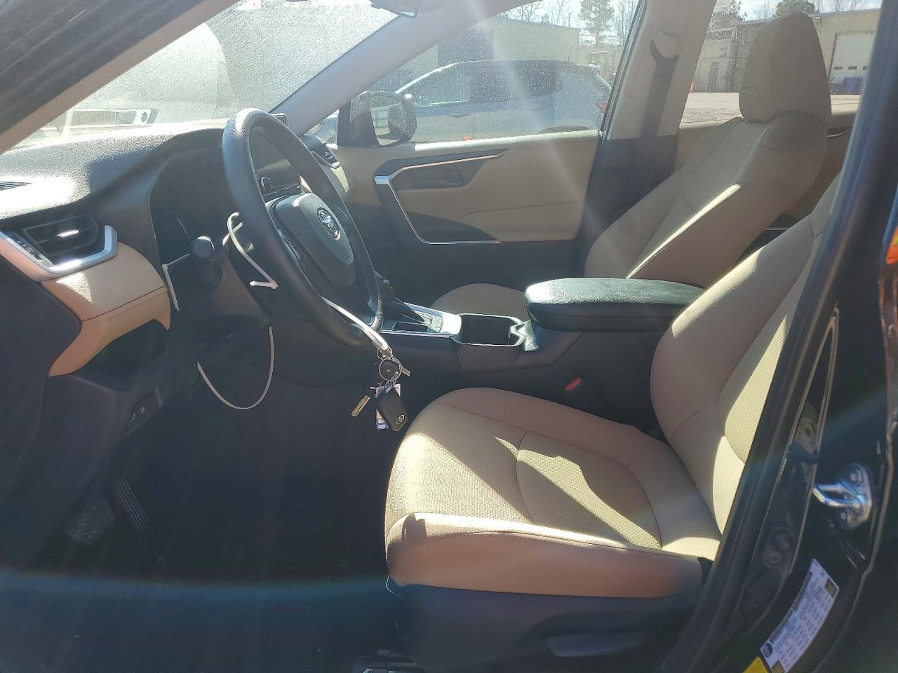 2025 TOYOTA RAV4 LE photo 7