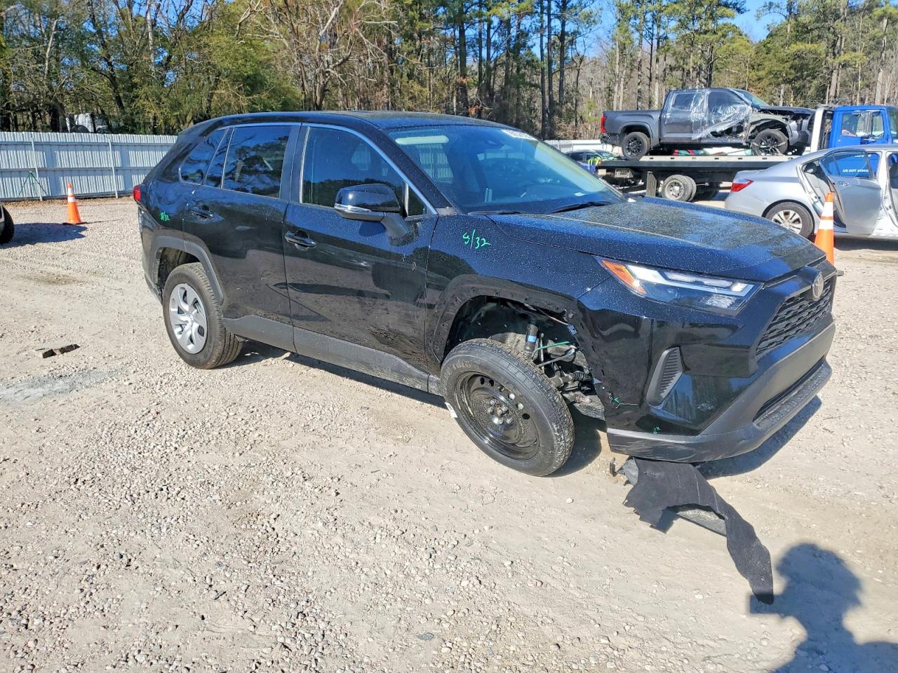 2025 TOYOTA RAV4 LE photo 4
