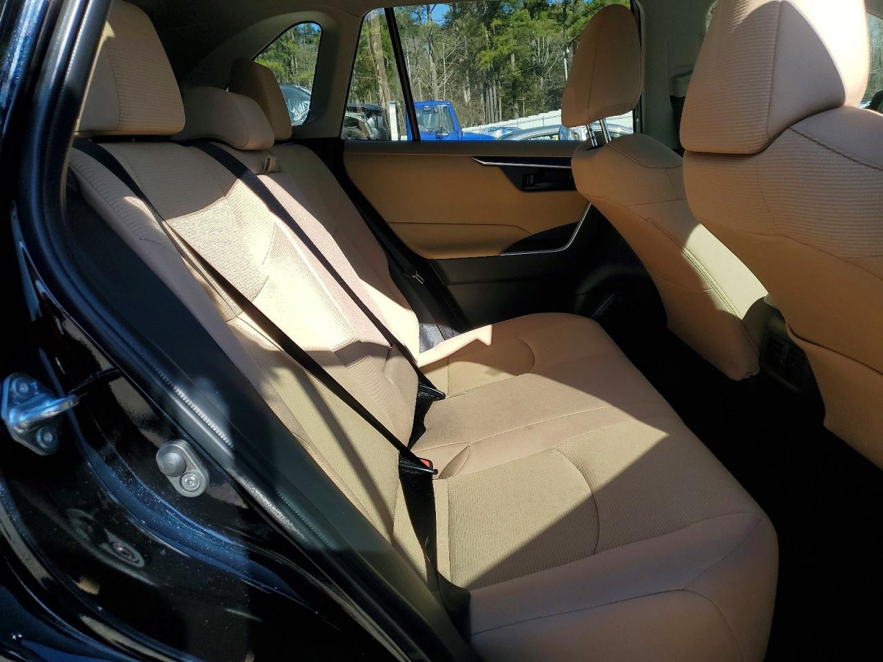 2025 TOYOTA RAV4 LE photo 10