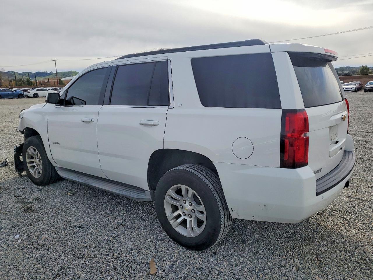 2015 CHEVROLET TAHOE C1500 LT photo 2