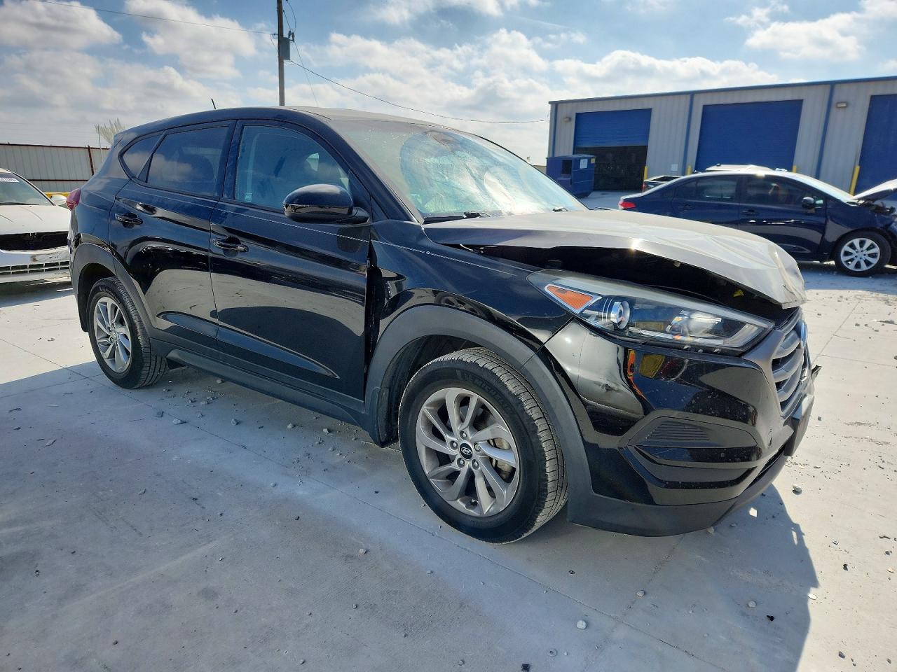 2016 HYUNDAI TUCSON SE photo 4