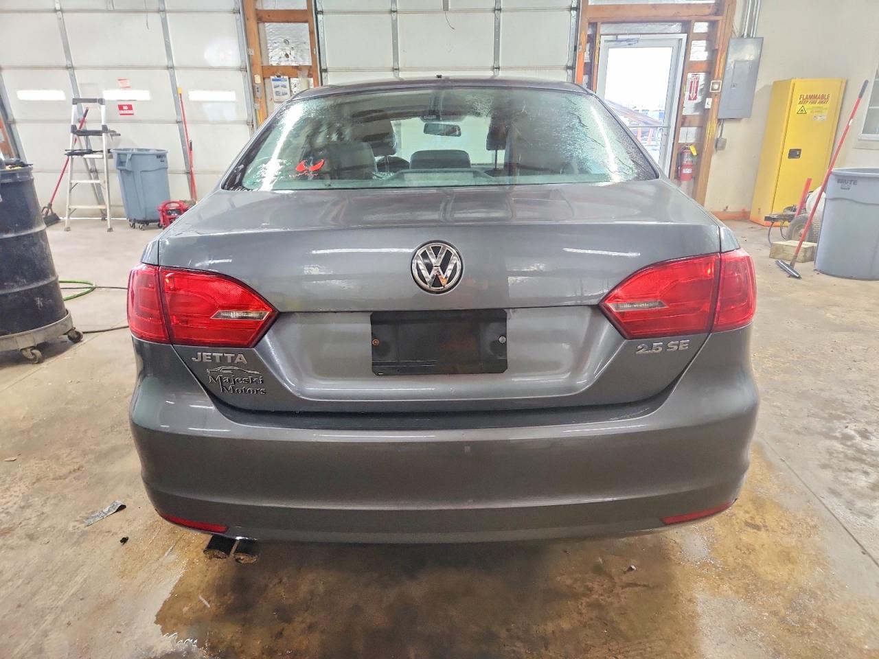 2013 VOLKSWAGEN JETTA SE photo 6