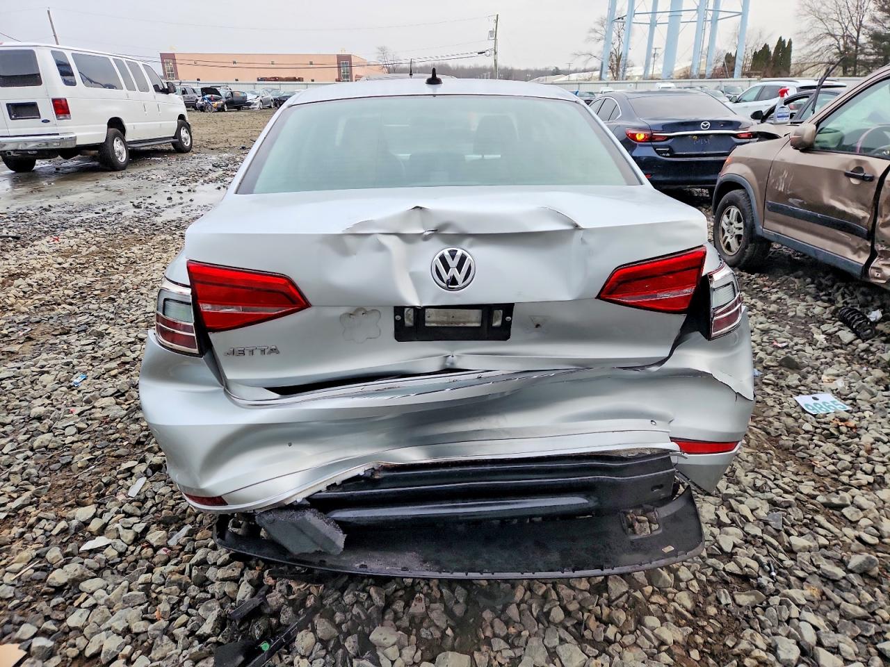 2015 VOLKSWAGEN JETTA BASE photo 6