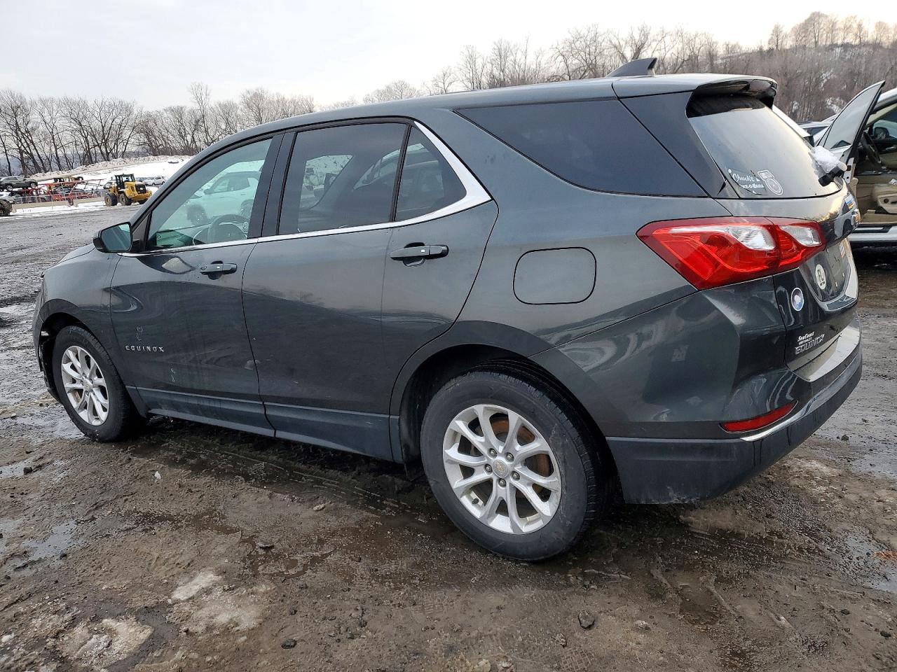 2018 CHEVROLET EQUINOX LT photo 2